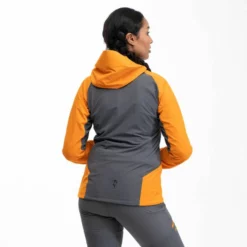 Bergans Cecilie Mtn Softshell Jacket – Cloudberry Yellow/Solid Dark Grey 6 Bergans Cecilie Mtn Softshell Jacket – Cloudberry Yellow/Solid Dark Grey -vinter klær Salg Bergans Cecilie Mtn Softshell Jacket Cloudberry Yellow Solid Dark Grey back