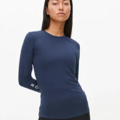 Röhnisch Arc Long Sleeve (Black Iris) 9 Röhnisch Arc Long Sleeve (Black Iris) -vinter klær Salg Rohnisch Arc Long Sleeve Black Iris 3